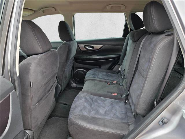 Used 2015 Nissan Rogue S FWD image 19