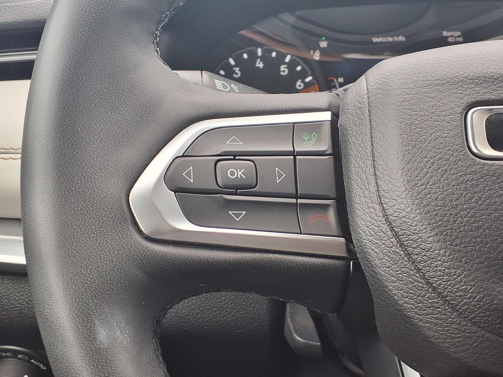 Used 2025 Jeep Compass Limited AWD/4WD image 15