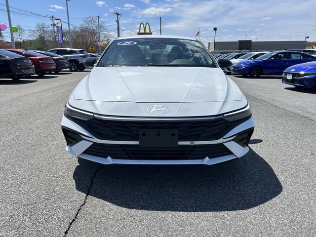 Certified 2025 Hyundai Elantra Sport FWD image 8