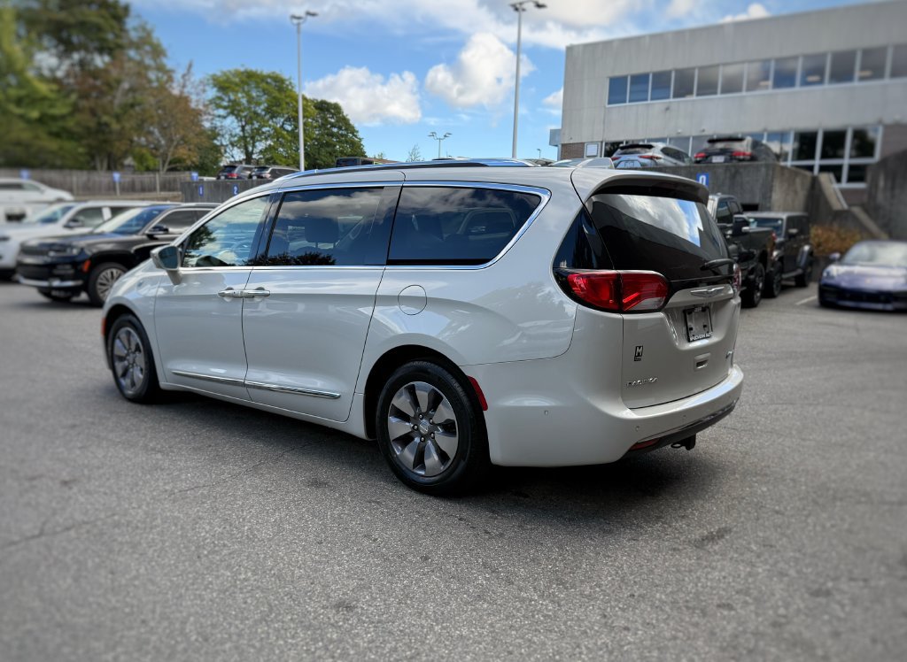Used 2019 Chrysler Pacifica Limited w/ Advanced Safetytec Group FWD image 12