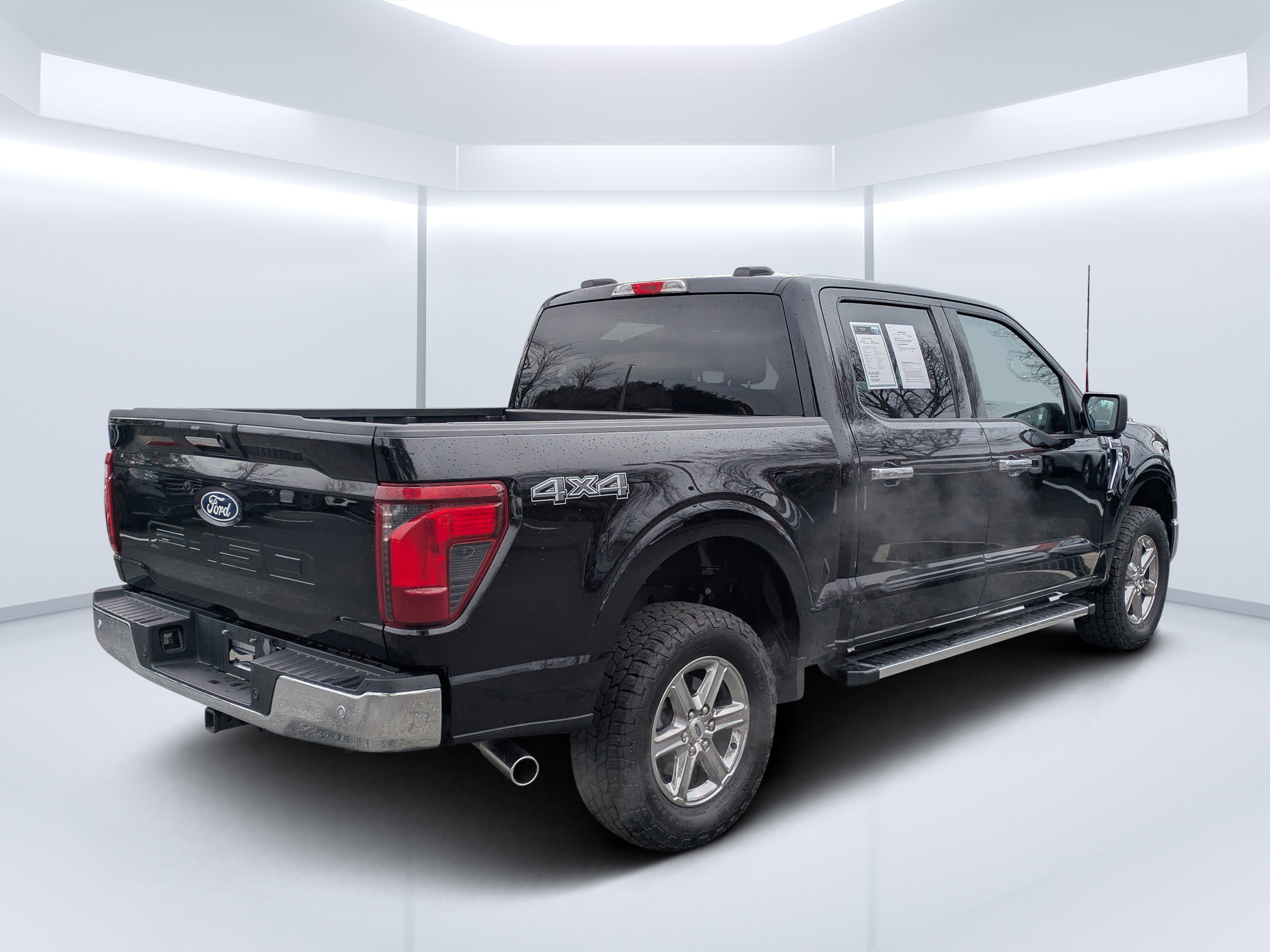 Used 2024 Ford F150 XLT w/ Tow/Haul Package image 3