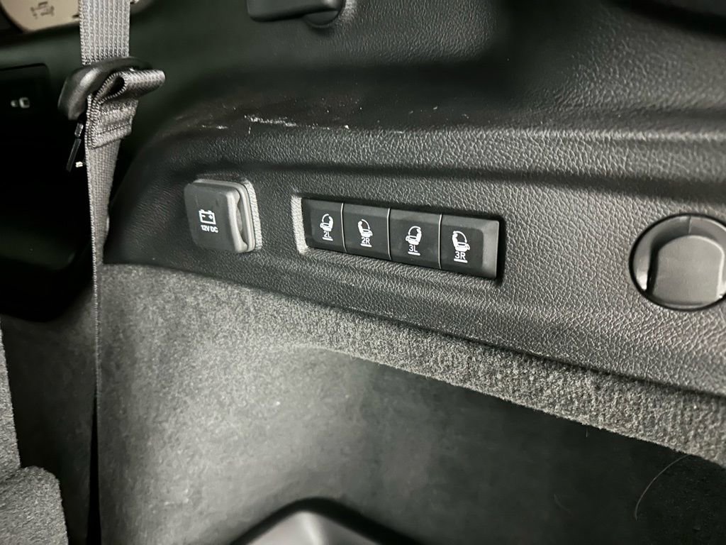 Used 2023 Jeep Grand Cherokee L Summit w/ High Altitude Package image 12