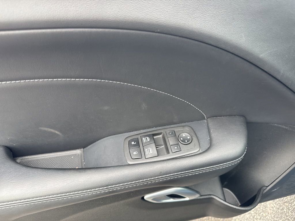 Used 2022 Dodge Challenger SXT w/ Plus Package image 10