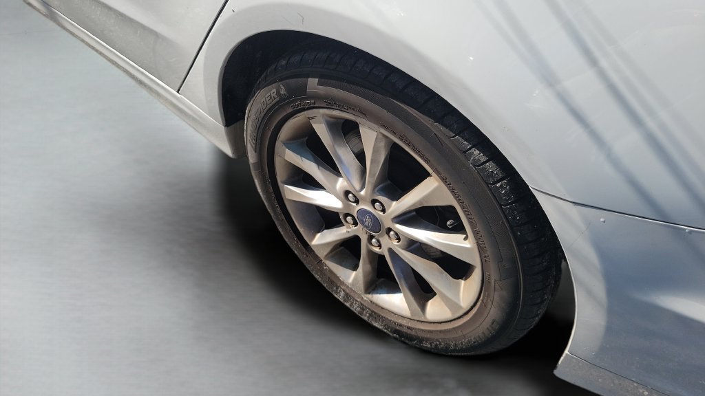 Used 2017 Ford Fusion SE FWD image 9