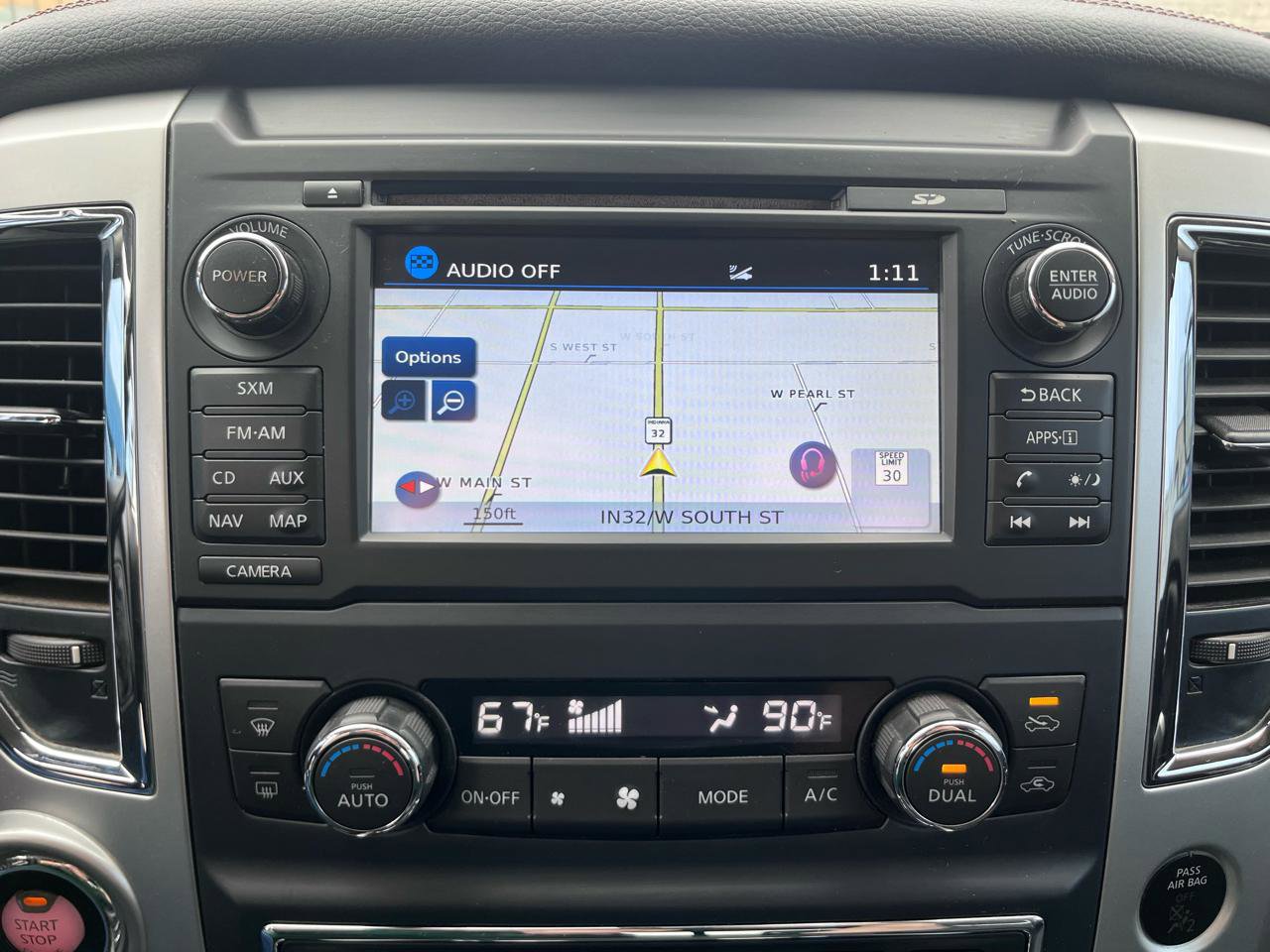 Used 2017 Nissan Titan SL image 32