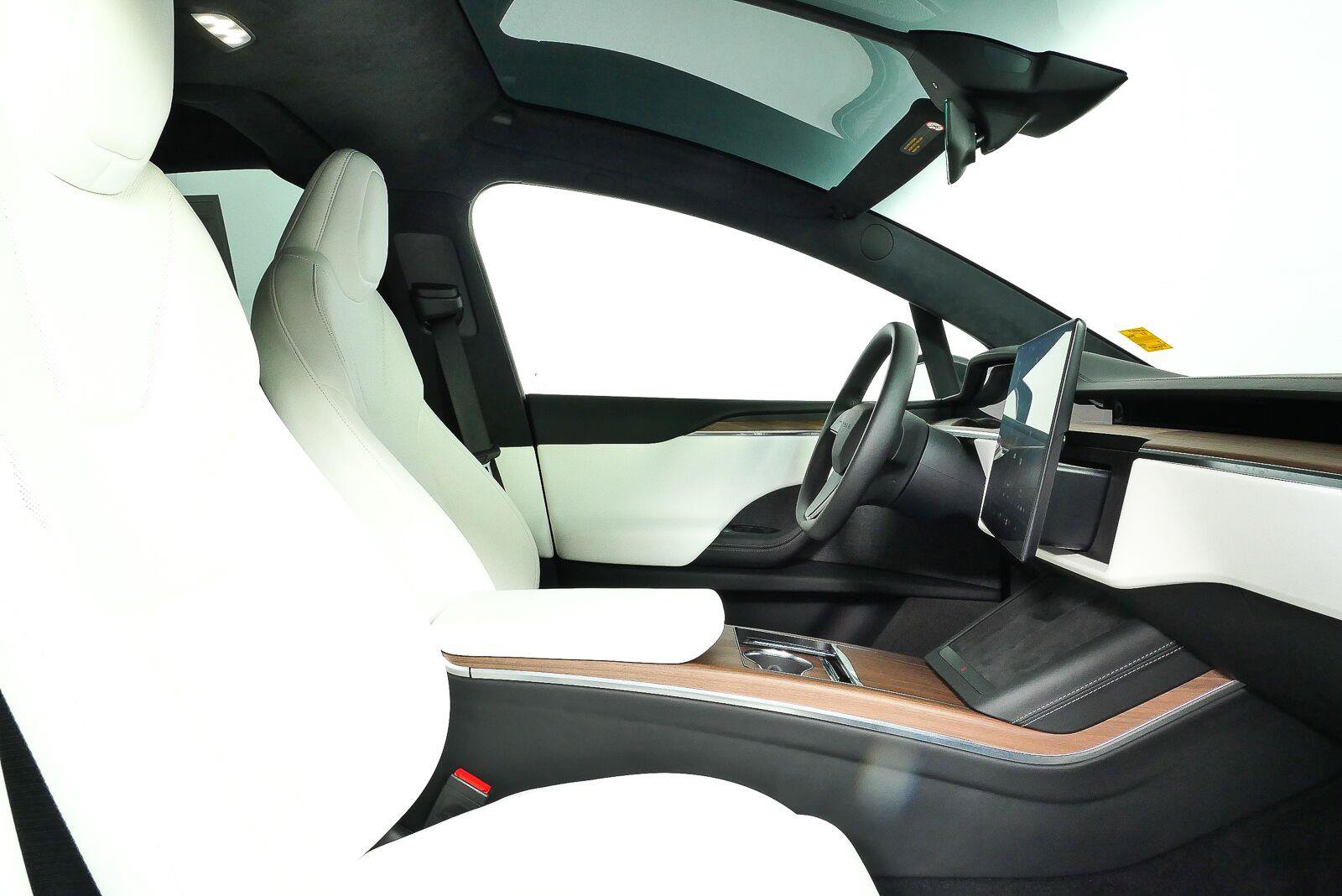 Used 2025 Tesla Model X AWD/4WD image 21