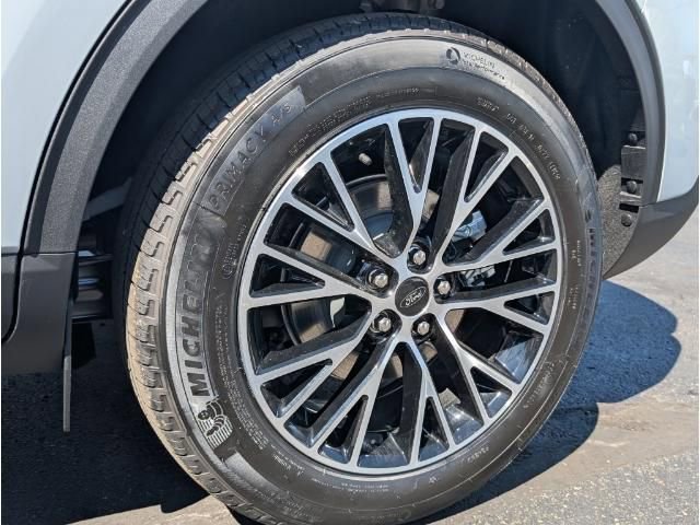 New 2025 Ford Escape SE image 39