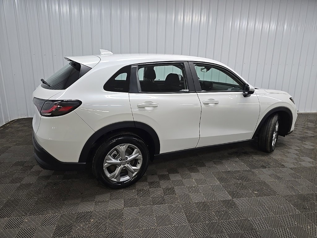Certified 2025 Honda HR-V LX image 3