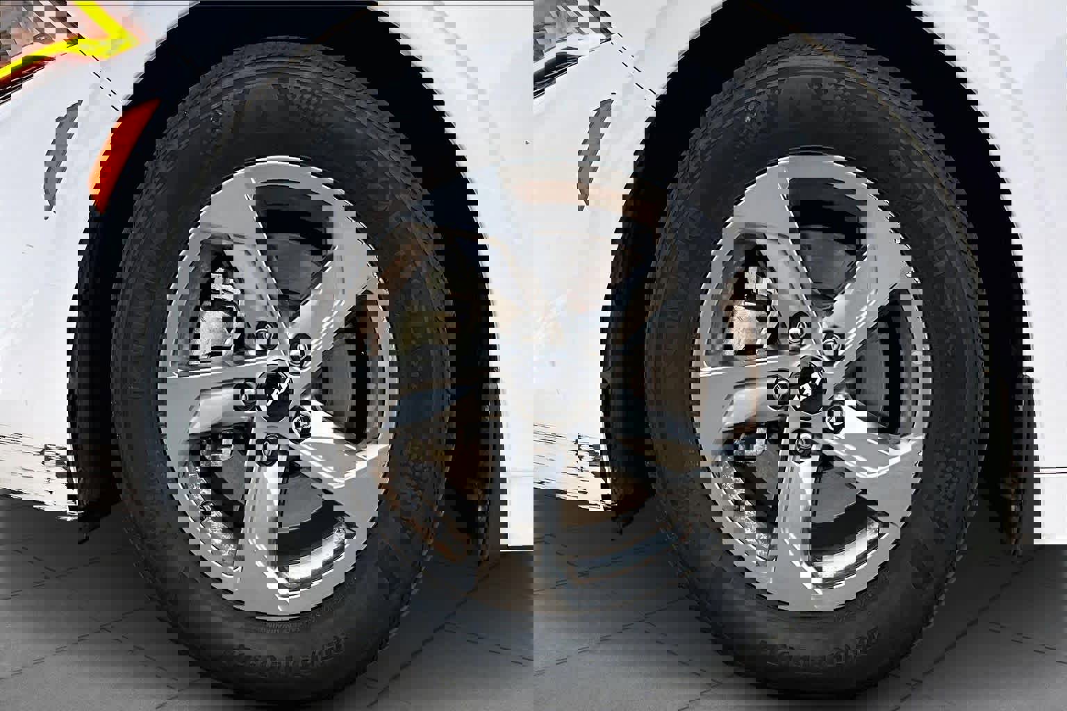 Used 2023 Kia K5 LXS image 9