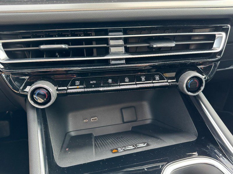 New 2026 Chevrolet Traverse LT w/ Sun and Wheel Package image 15