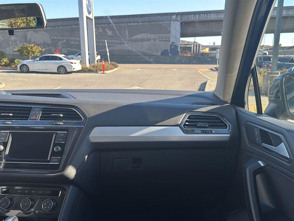 Used 2020 Volkswagen Tiguan S FWD image 11