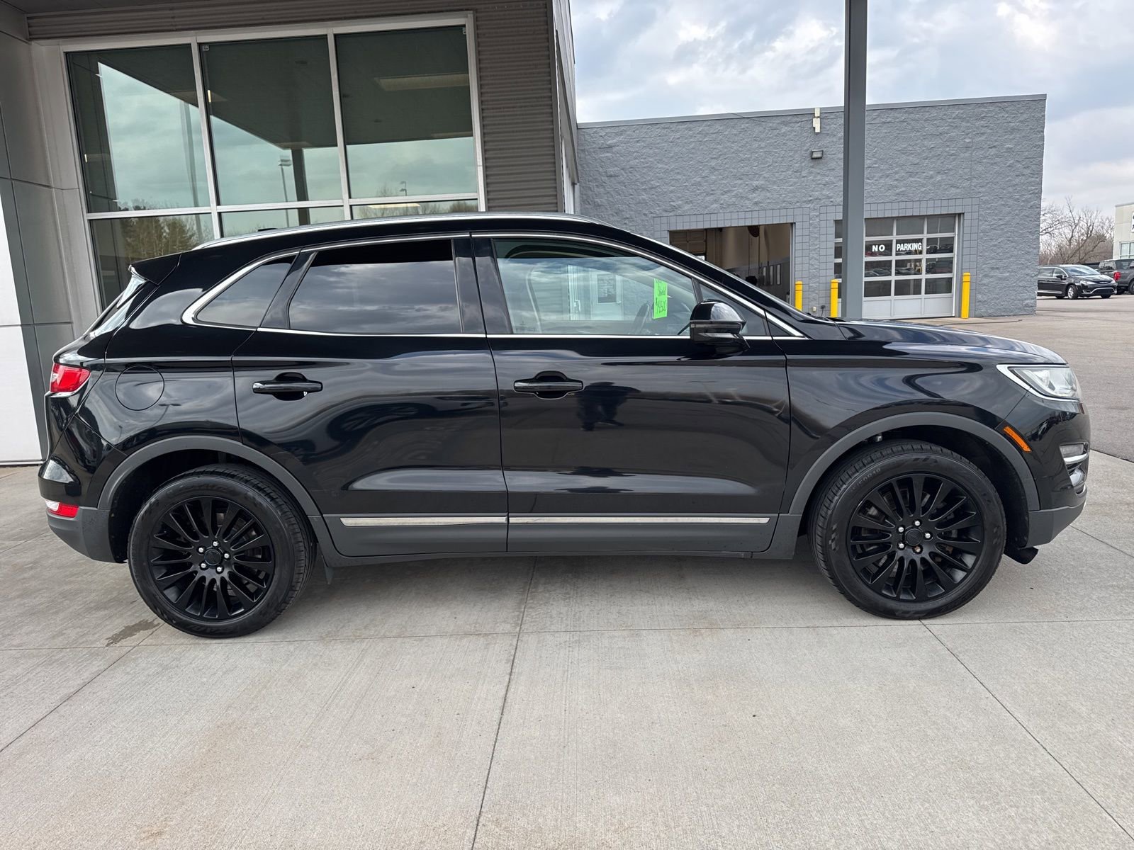 Used 2017 Lincoln MKC Reserve w/ Class II Trailer Tow Package image 8