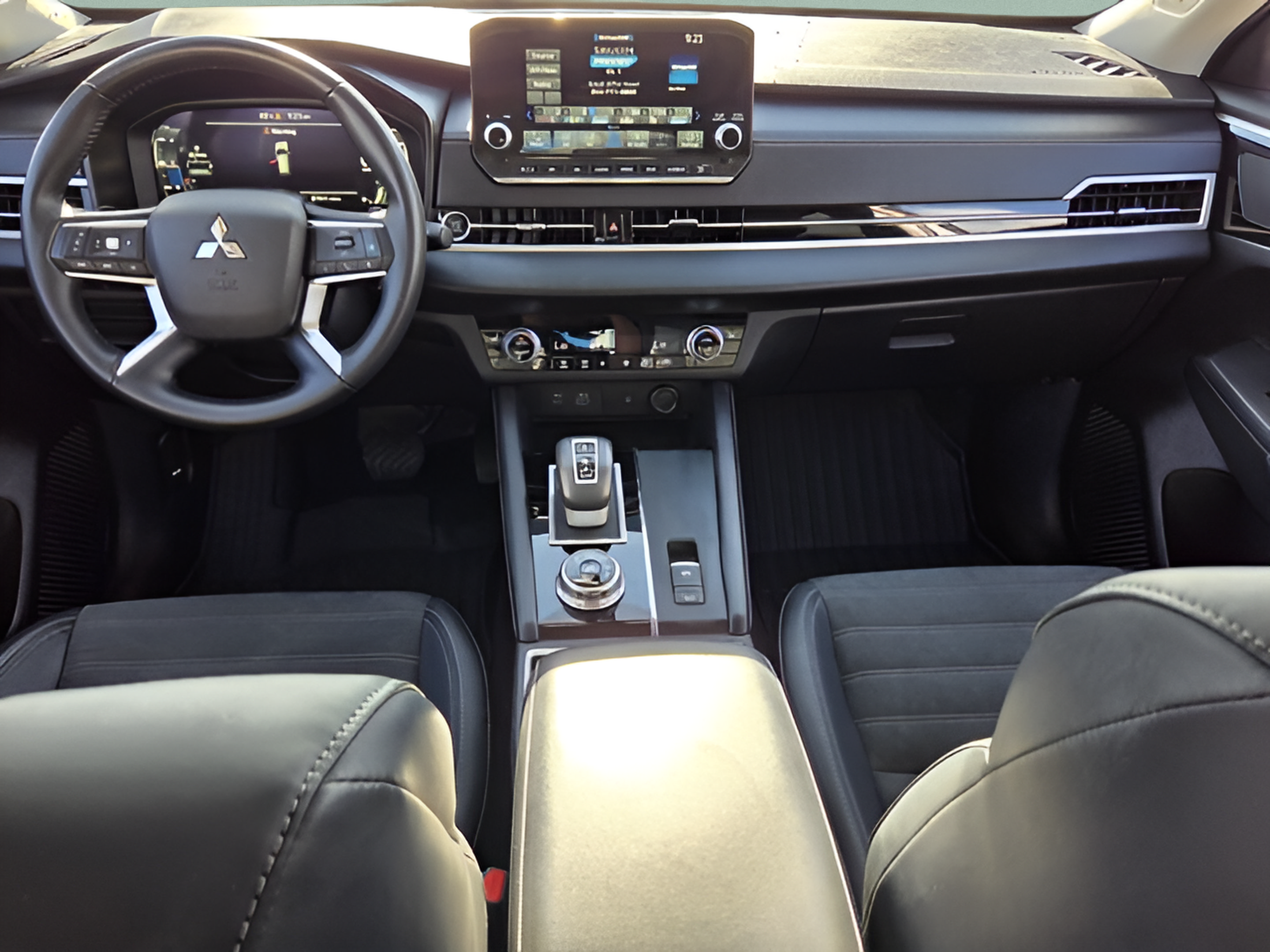 Used 2024 Mitsubishi Outlander SE FWD image 12