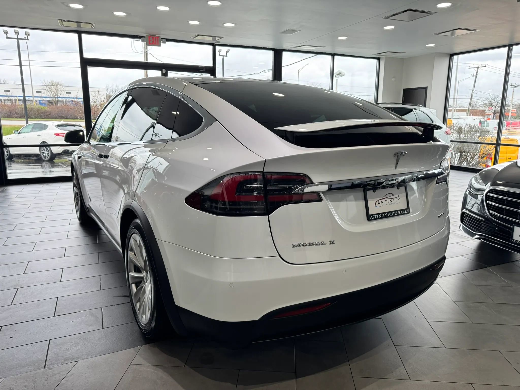 Used 2017 Tesla Model X 100D image 3
