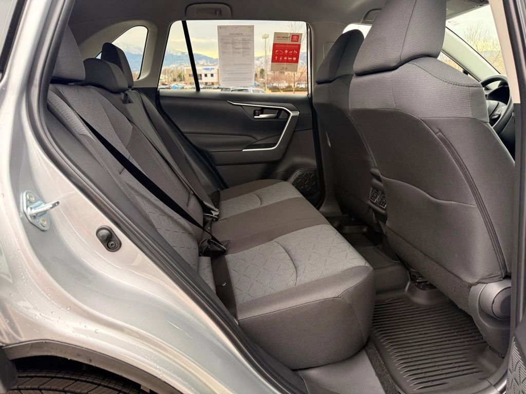 Used 2025 Toyota RAV4 XLE image 26