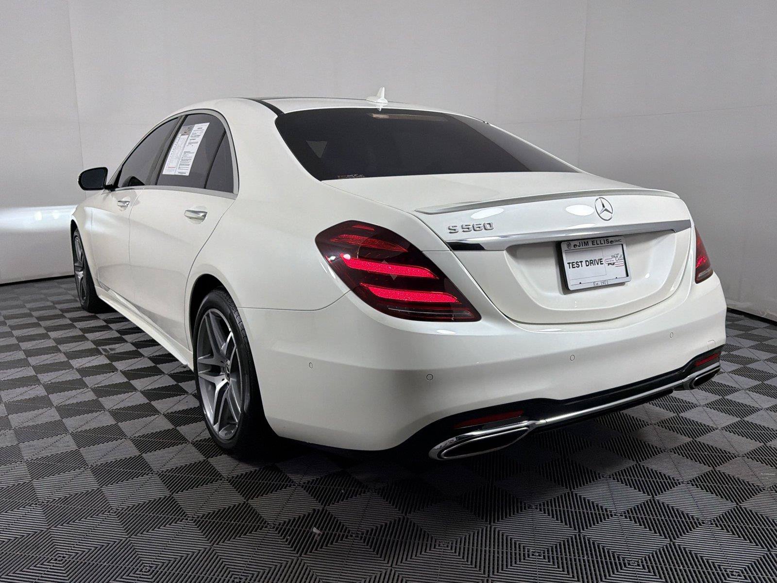 Used 2020 Mercedes-Benz S 560 Sedan image 4