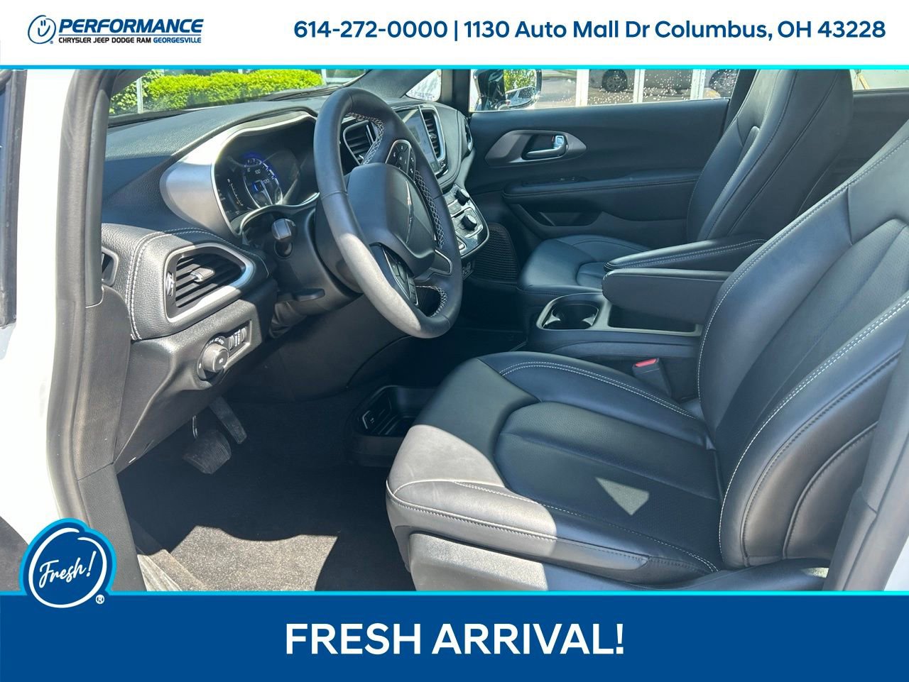 Used 2025 Chrysler Pacifica Select FWD image 8