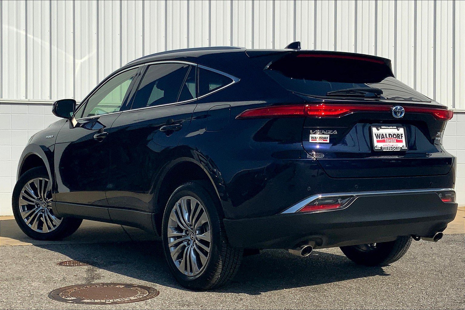 Used 2021 Toyota Venza XLE w/ Softex Package AWD/4WD image 15