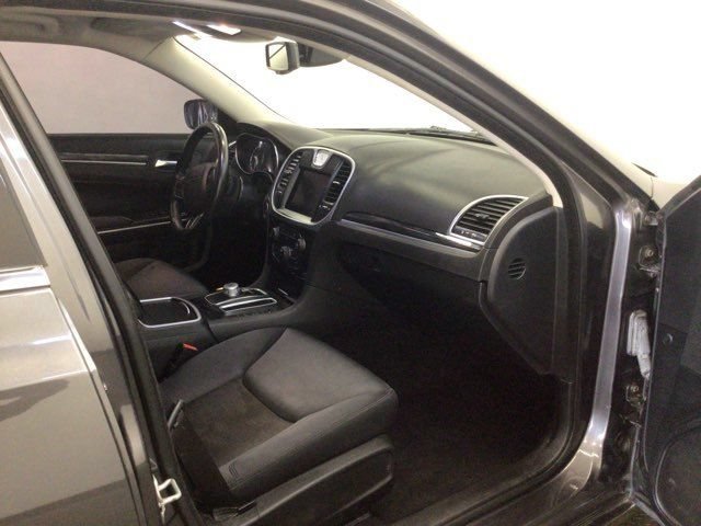 Used 2021 Chrysler 300 Touring RWD image 15