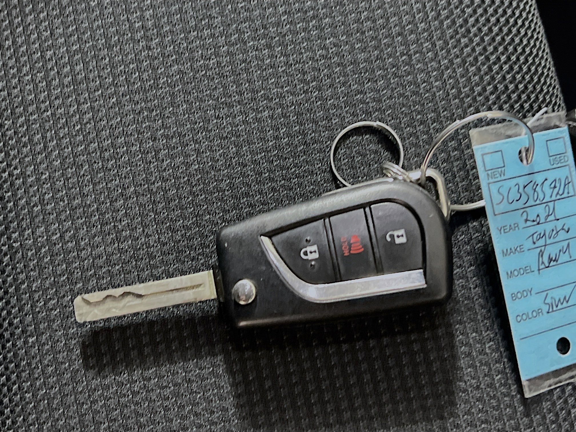 Used 2021 Toyota RAV4 LE image 36