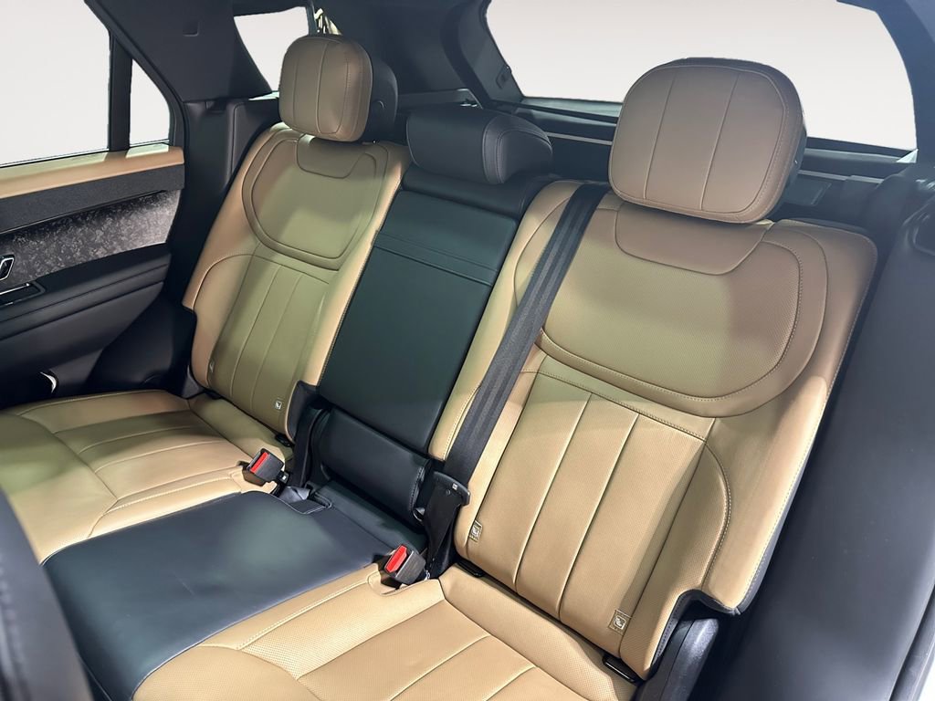 Used 2024 Land Rover Range Rover Sport Dynamic SE image 9