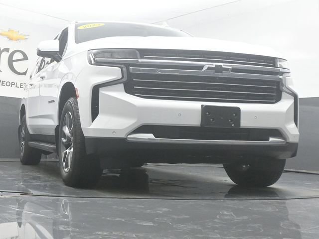 Used 2023 Chevrolet Suburban LT w/ LT Signature Plus Package AWD/4WD image 3