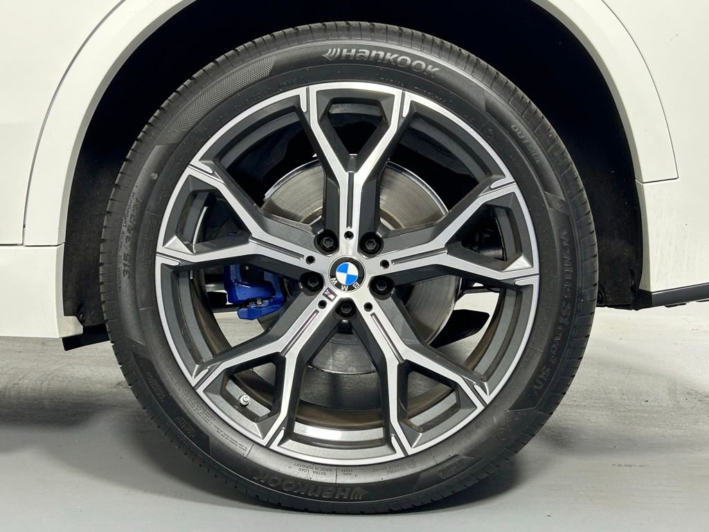 Used 2025 BMW X5 xDrive40i w/ M Sport Package AWD/4WD image 42