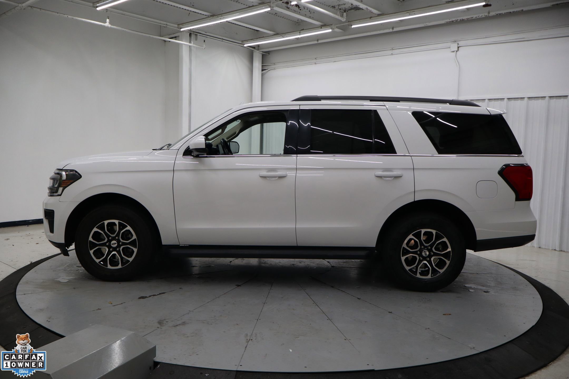 Used 2024 Ford Expedition XLT image 9