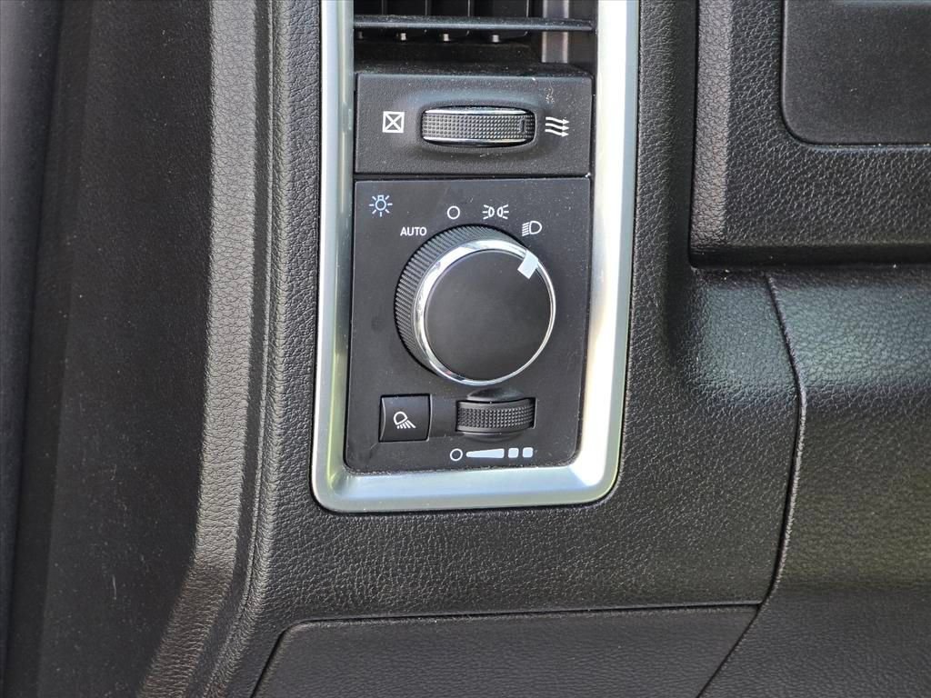 Used 2021 RAM 1500 Classic SLT AWD/4WD image 7