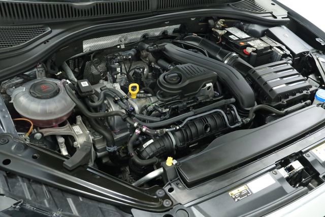 Certified 2022 Volkswagen Jetta SE image 9