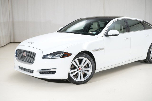 Used 2016 Jaguar XJ L Portfolio image 3