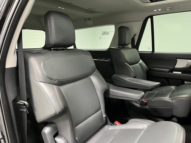 Used 2025 Ford Expedition Max Active AWD/4WD image 56