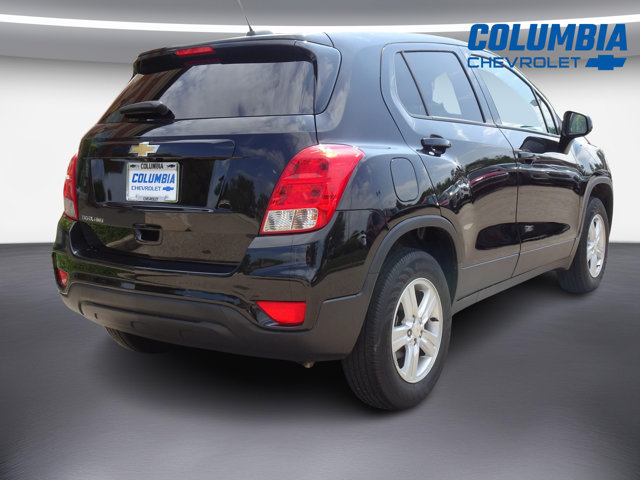 Used 2022 Chevrolet Trax LS w/ Tint and Cruise Package AWD/4WD image 3