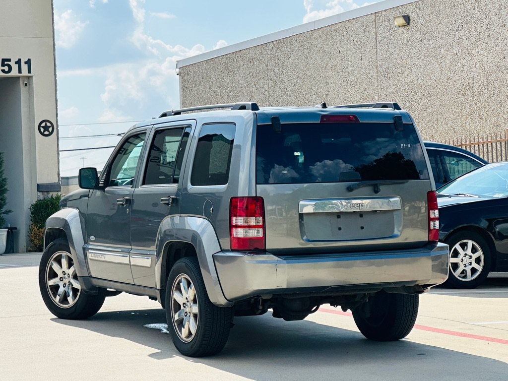 Used 2012 Jeep Liberty Sport RWD image 8