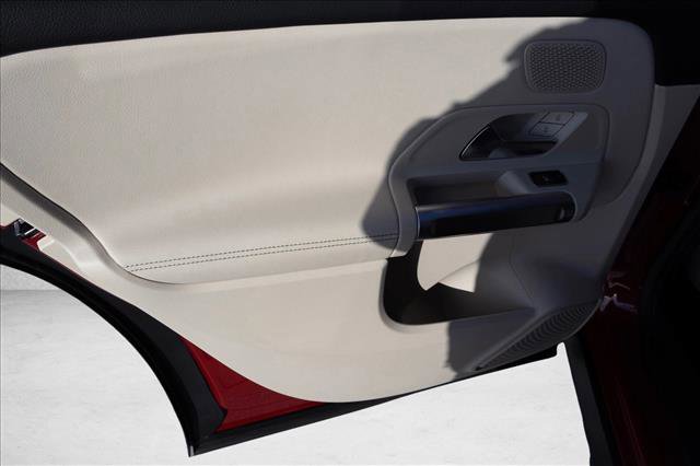 Certified 2026 Mercedes-Benz GLB 250 4MATIC image 24