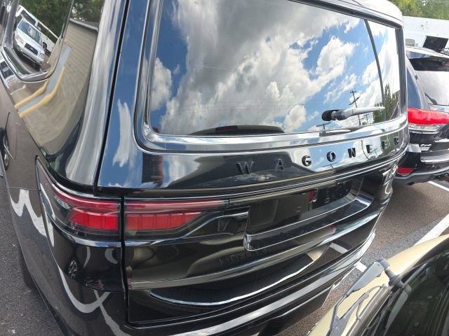 Used 2025 Jeep Wagoneer L Series II w/ Premium Group I AWD/4WD image 11