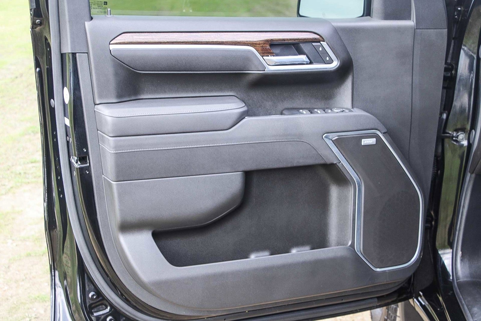 Used 2025 GMC Sierra 1500 Elevation w/ Preferred Package image 19