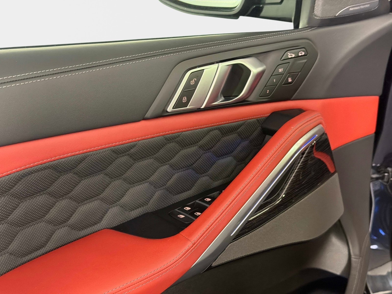 Used 2025 BMW X6 M Competition image 36