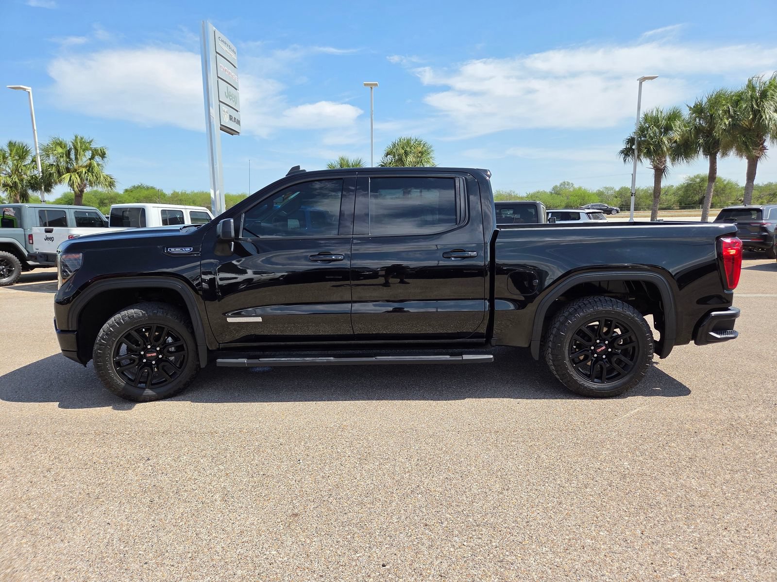Used 2024 GMC Sierra 1500 Elevation RWD image 4