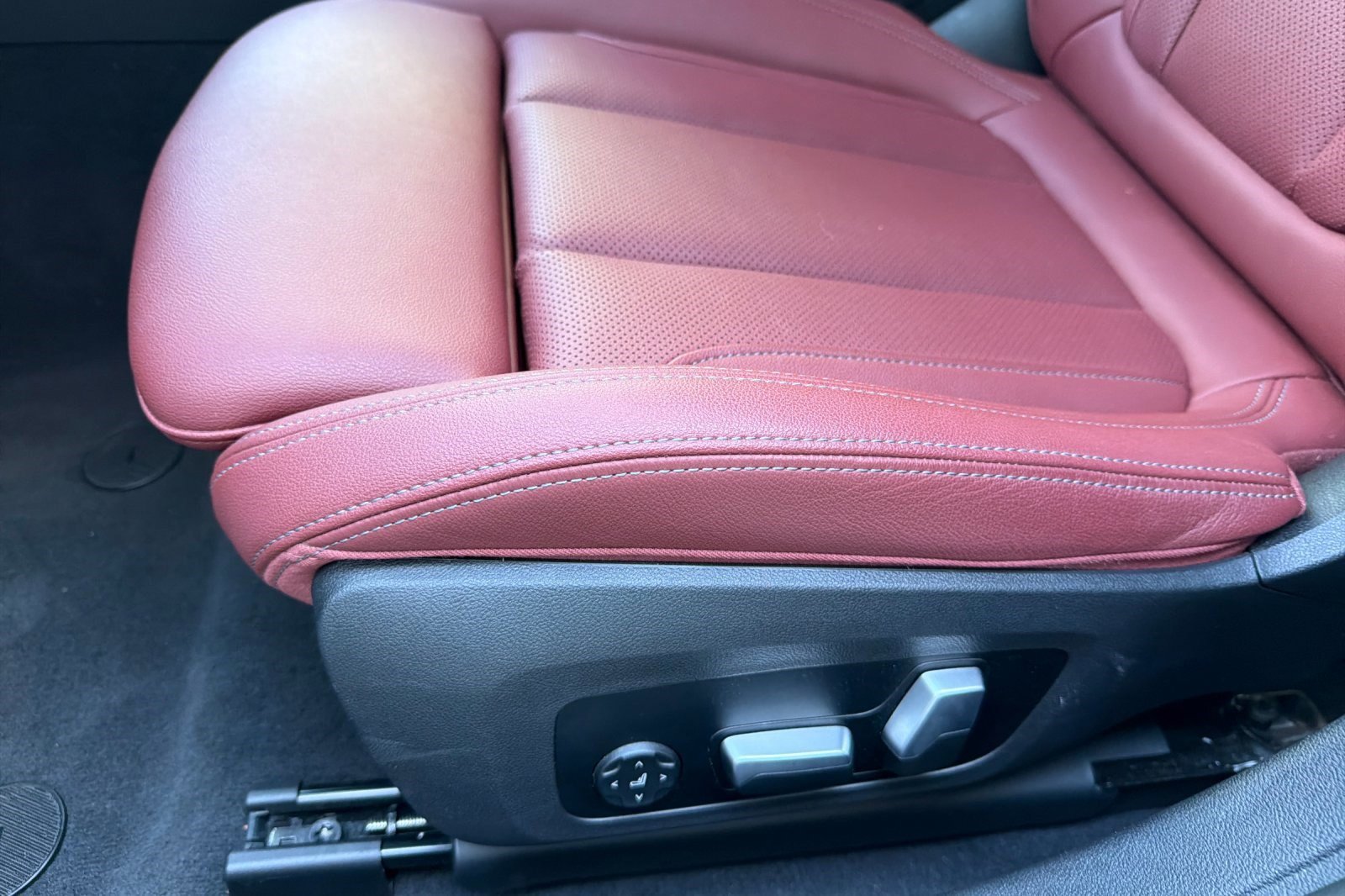 Used 2024 BMW i4 eDrive40 w/ M Sport Package image 14