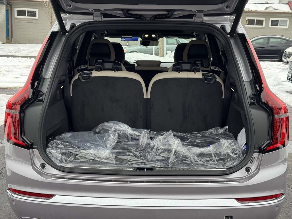 New 2026 Volvo XC90 T8 Plus w/ Protection Package Premier AWD/4WD image 14