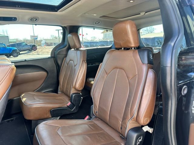 Used 2018 Chrysler Pacifica Limited w/ Tire & Wheel Group image 17