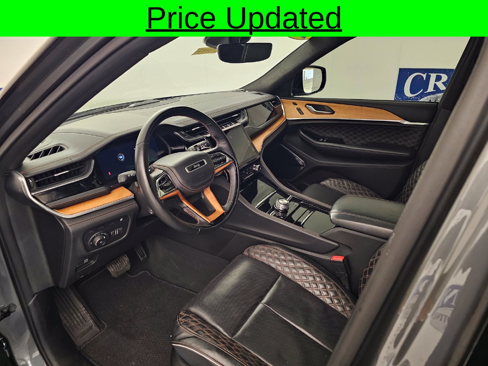 Used 2022 Jeep Grand Cherokee Summit AWD/4WD image 4
