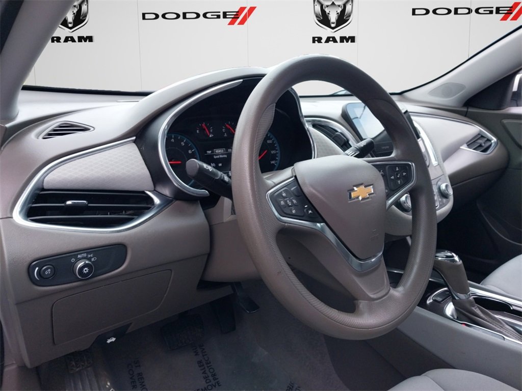 Used 2020 Chevrolet Malibu LT image 13