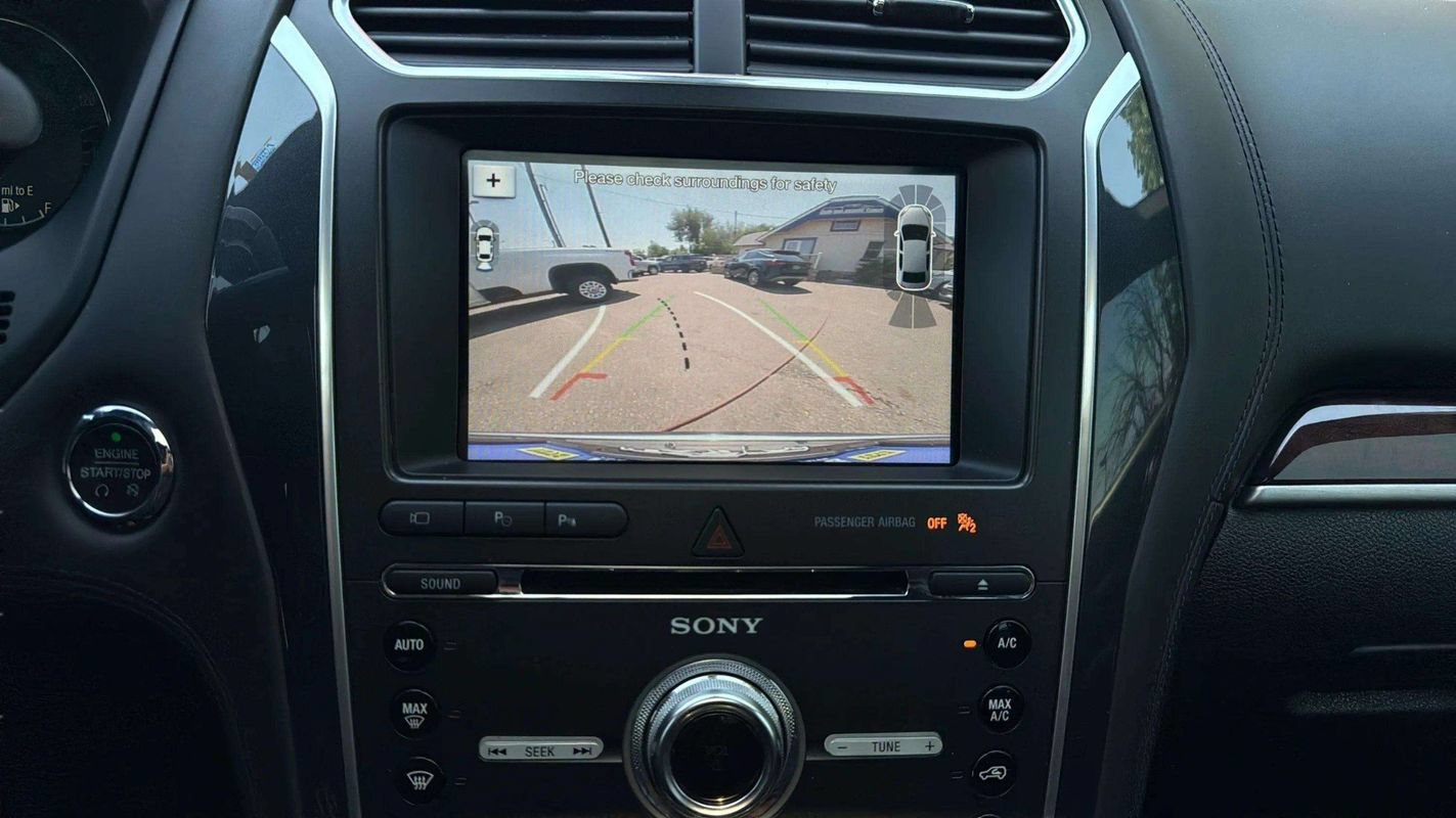 Used 2018 Ford Explorer Platinum AWD/4WD image 10