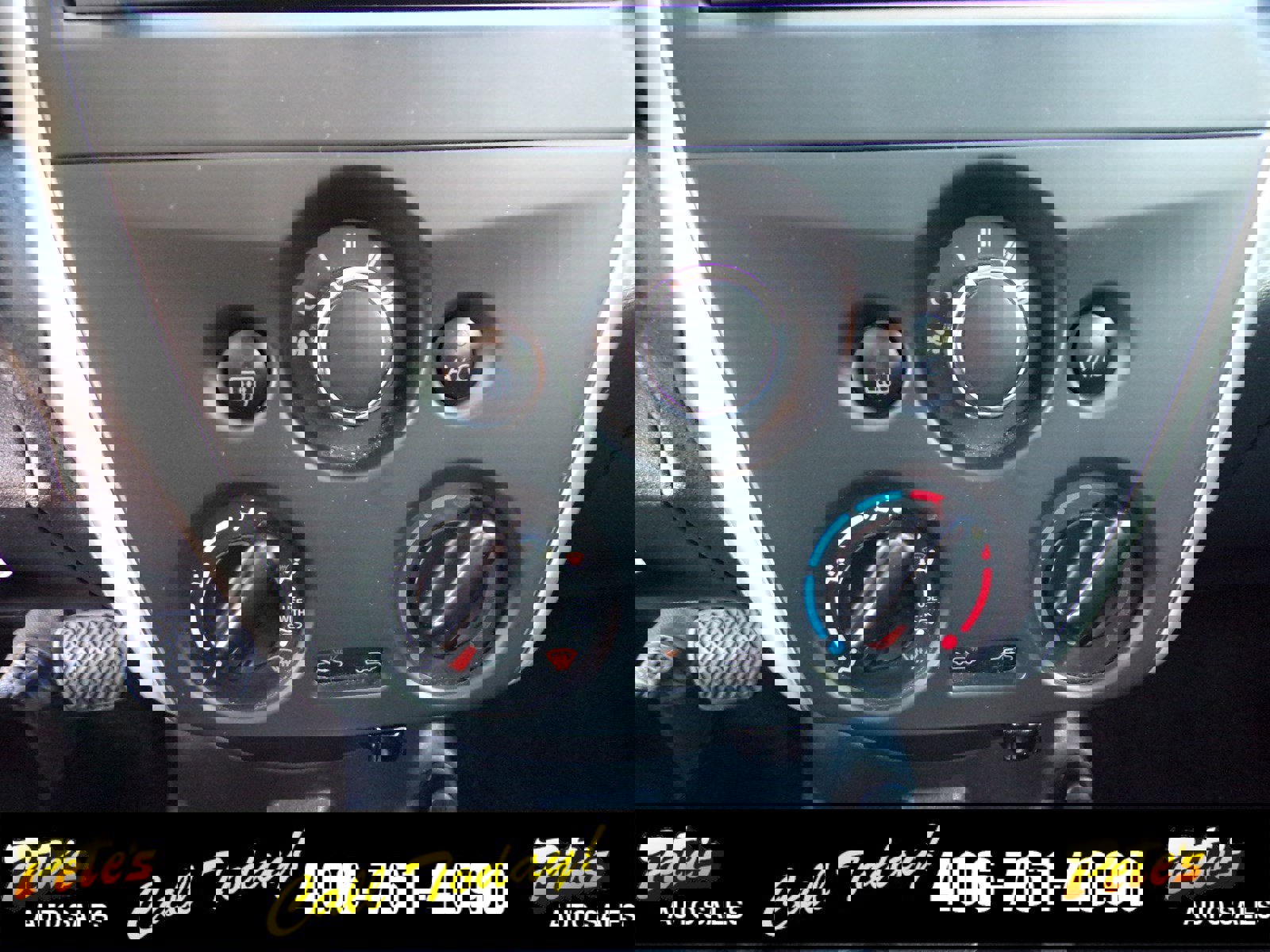 Used 2019 Nissan Versa SV image 24