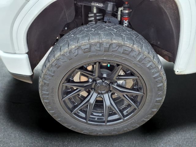 Used 2025 GMC Sierra 1500 AT4 w/ AT4 Premium Package image 26