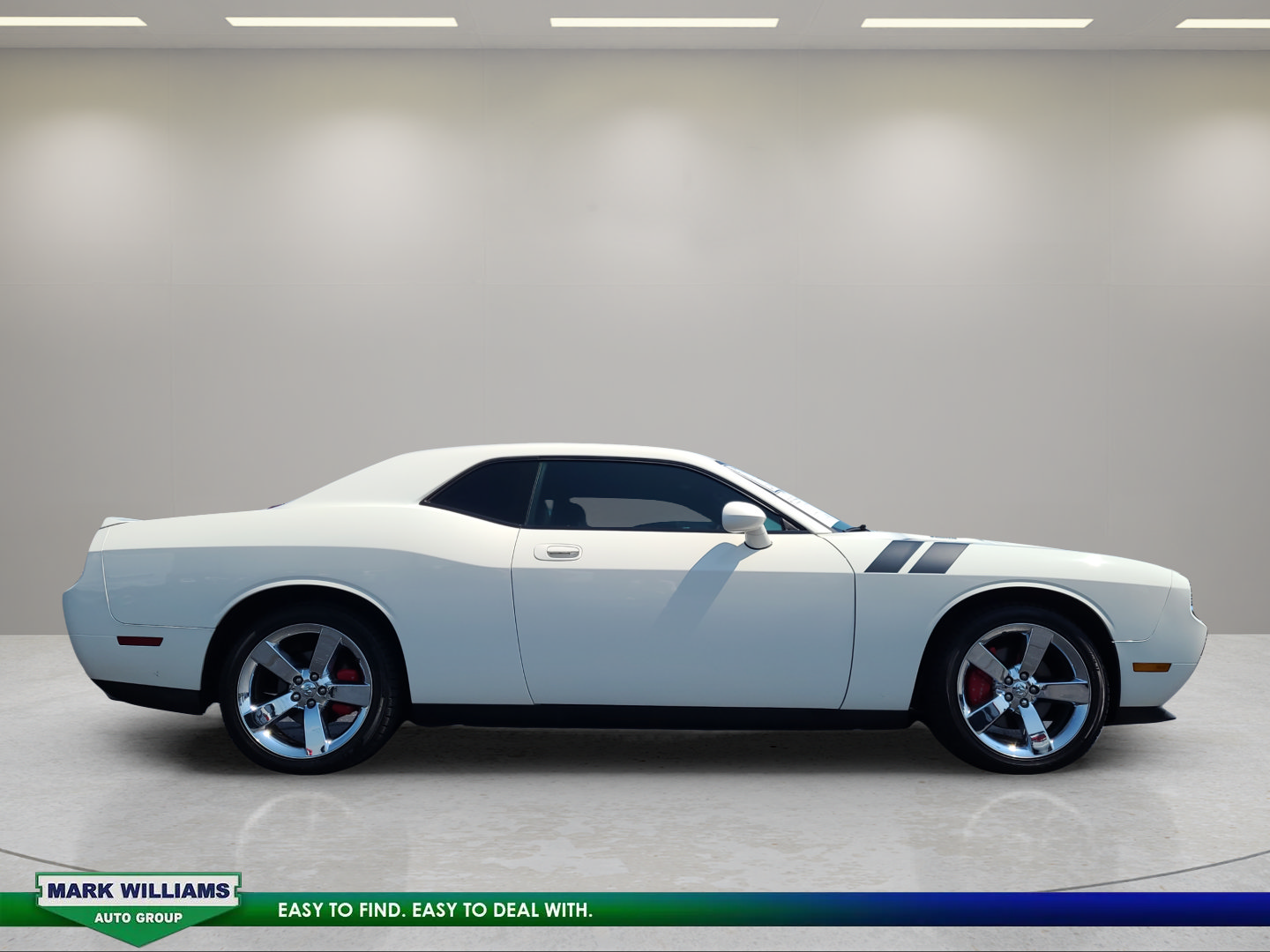 Used 2009 Dodge Challenger R/T RWD image 2