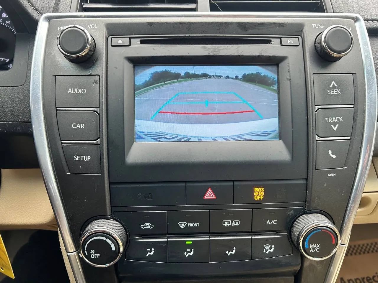 Used 2016 Toyota Camry LE FWD image 19