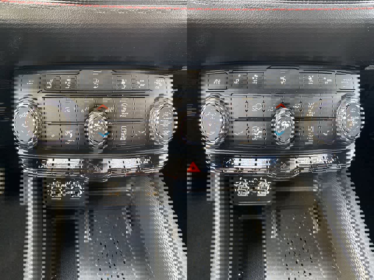 Used 2025 Dodge Durango GT image 19